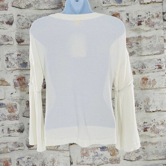 BAEA V-Neck Flare Sleeve Waffle Knit T-shirt In White Size Large - Picture 7 of 10